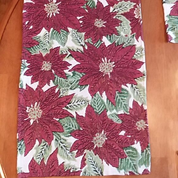 Set of 4 Christmas Poinsettia placemats - Picture 3 of 5